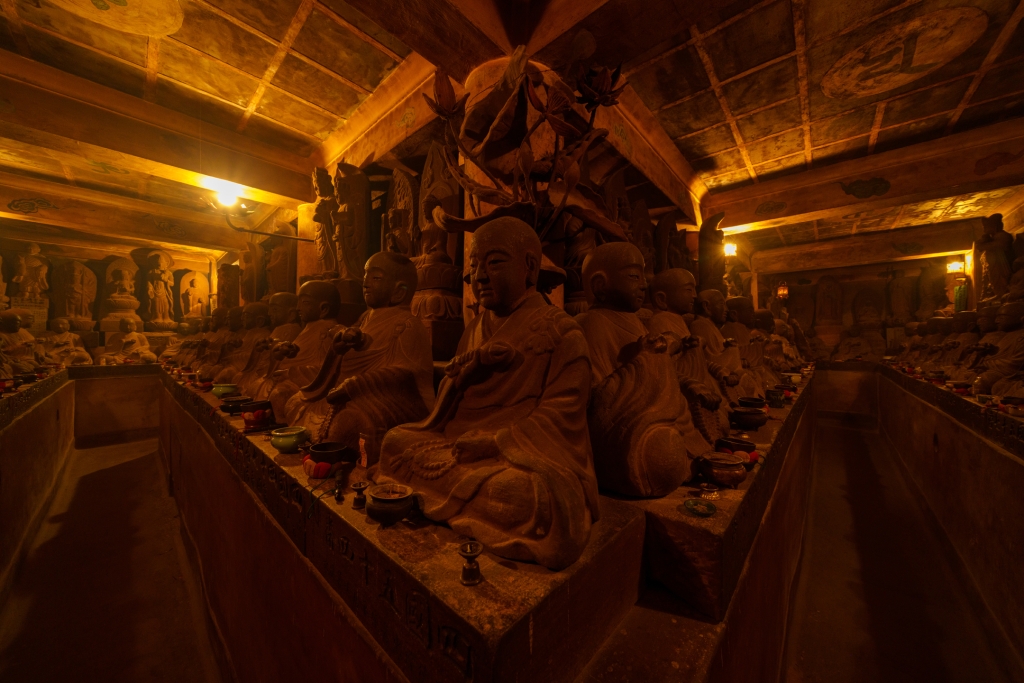 地下仏殿写真撮影　期間限定にて一般開放決定！